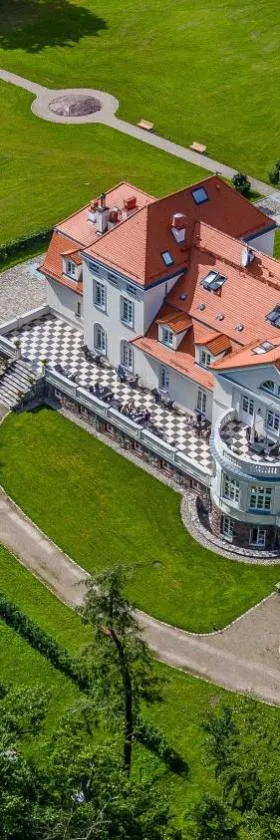 Pałac Łebunia，位于Łebunia的酒店