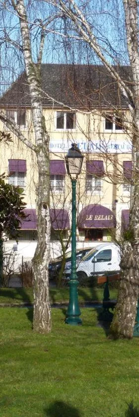 Hôtel Restaurant "Le Relais"，位于考特尼的酒店