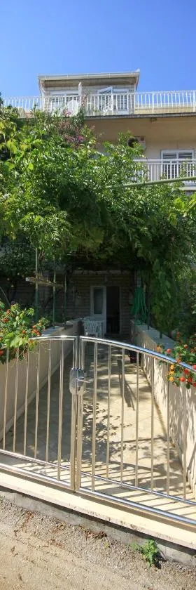 Apartments by the sea Viganj, Peljesac - 633，位于维甘的酒店