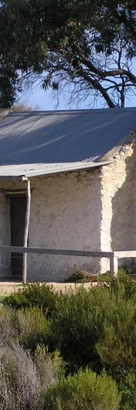 Shepherds Hut - Dhilba Guuranda-Innes National Park，位于Inneston的酒店