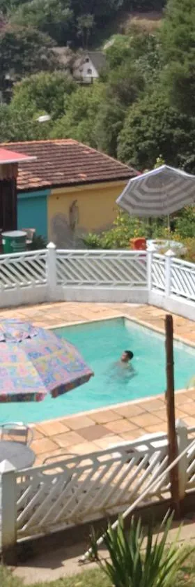 Pousada & Camping Recanto dos Anjos Azuis，位于帕蒂杜阿尔费里斯的酒店
