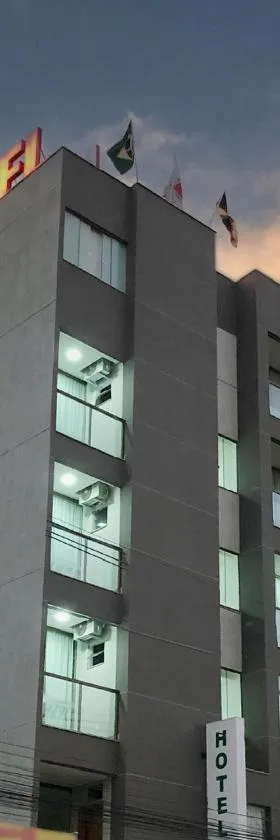 Hotel Esmeralda Verde，位于特奥菲卢奥托尼的酒店