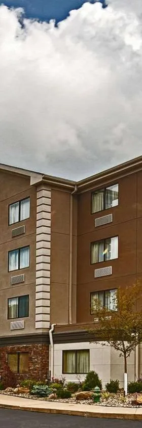 Comfort Inn & Suites Copley Akron，位于Copley的酒店