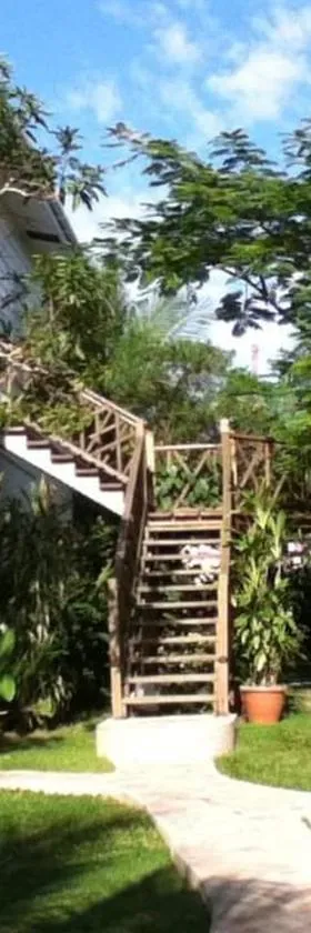 BlueBelize B&B，位于蓬塔戈尔达的酒店