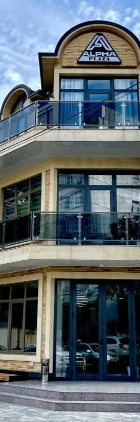 Alpha Plaza Hotel & SPA，位于塔什干的酒店
