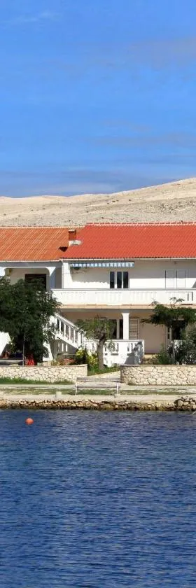 Apartments by the sea Kustici, Pag - 6355，位于库斯提奇的酒店