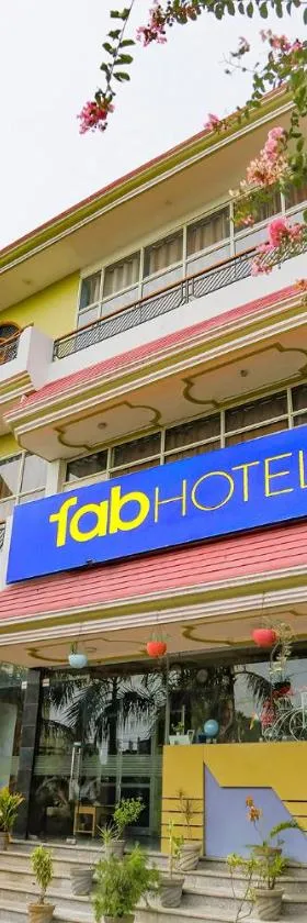 FabHotel Kriti Green，位于瓦拉纳西的酒店