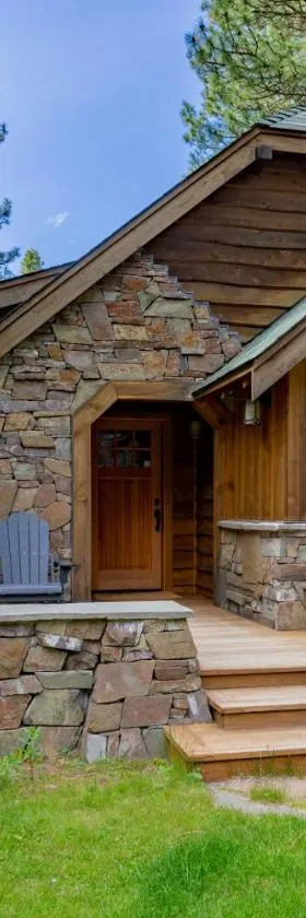 Lake Creek Lodge，位于Camp Sherman的酒店
