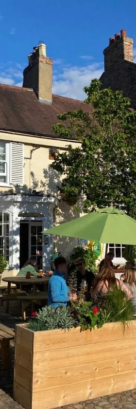 The George Hotel Easingwold，位于伊辛沃尔德的酒店