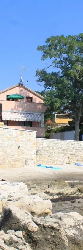 Apartments by the sea Zambratija, Umag - 6997，位于赞布雷提亚的酒店