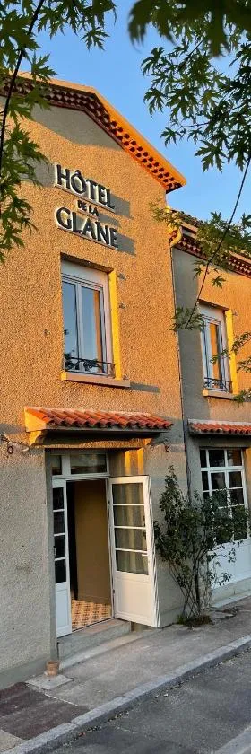 Hôtel de la Glane，位于格拉讷河畔奥拉杜尔的酒店