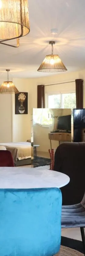 Appartement 50 m2 avec parking gratuit sur place，位于Vailhauquès的酒店