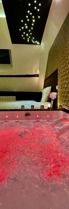 L'Intemporel Suite Spa，位于Champagne-sur-Oise的酒店