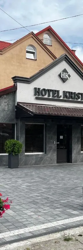 Hotel i Restauracja „KRISTAL”，位于布拉涅沃的酒店