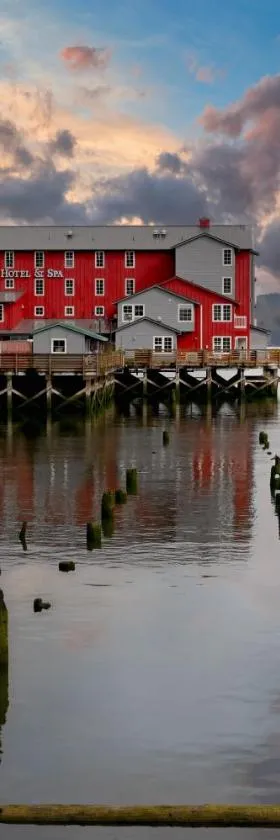 Cannery Pier Hotel & Spa，位于阿斯托里亚的酒店