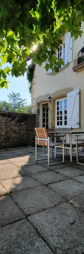 Le Fier Paon，位于Pierrefaites的酒店