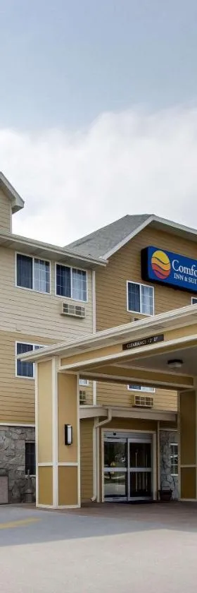 Comfort Inn & Suites Bellevue - Omaha Offutt AFB，位于贝尔维尤的酒店
