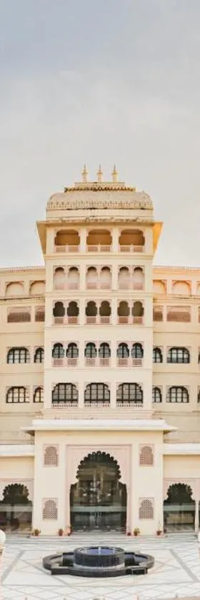 Shree Vallabh Vilas Lords Plaza Nathdwara - Pure Veg，位于Eklingji的酒店