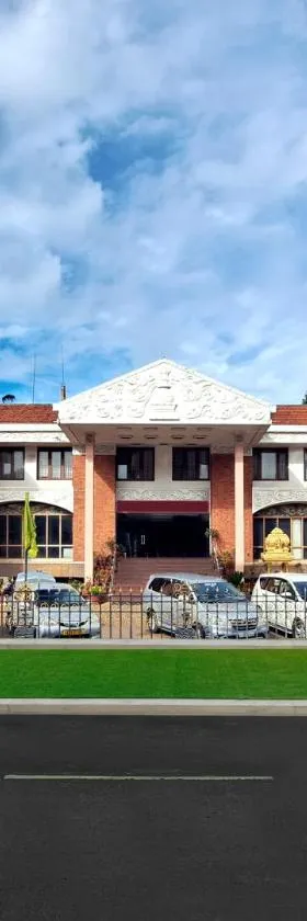 Hotel Preethi Classic Towers，位于乌提的酒店