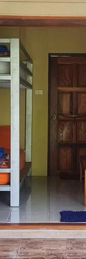Baan Hinlad Home and Hostel，位于利巴诺伊的酒店