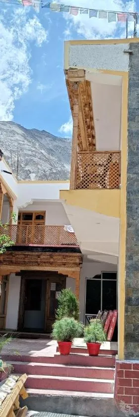 Himalayan Regal House，位于Deskit的酒店