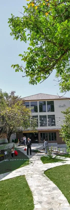 Madin Eco Hotel，位于Debed的酒店