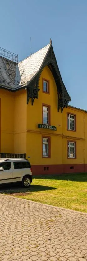 Hotel Orka，位于摩拉瓦特热博瓦的酒店