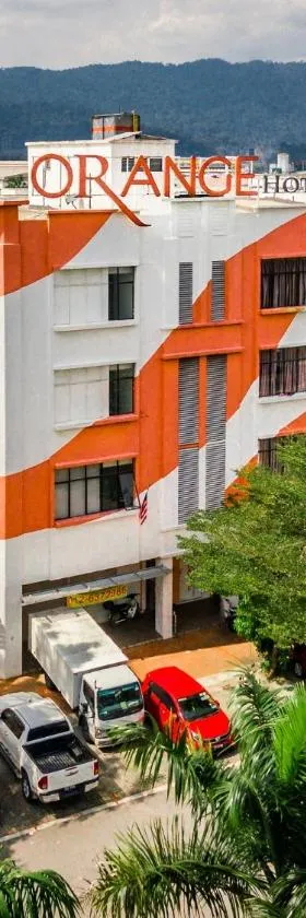 1 Orange Hotel Sungai Buloh，位于双溪毛糯的酒店