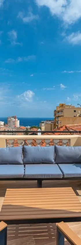 SUPERBE PENTHOUSE PROCHE MONACO GRANDE TERRASSE，位于博索莱伊的酒店