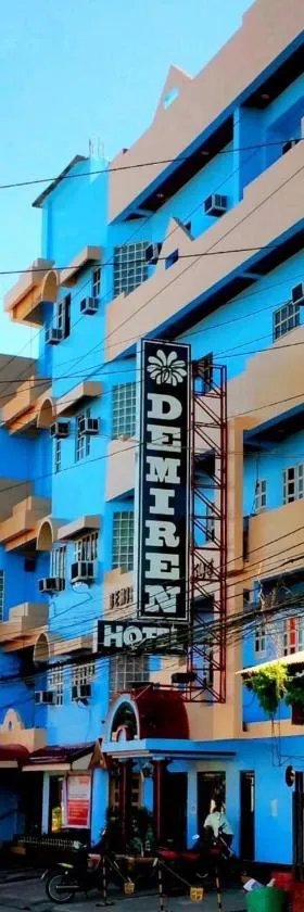 Demiren Hotel，位于卡加盐德奥罗的酒店