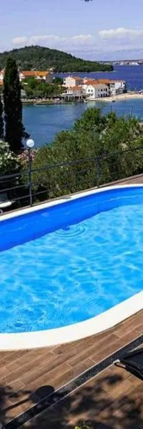 Zadar Kali Booking Franov Residence on island Ugljan with the pool, BBQ and beautiful sea-view!，位于卡利的酒店