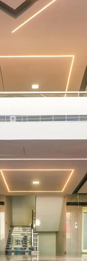 Hotel VR Grand，位于Vizianagaram的酒店