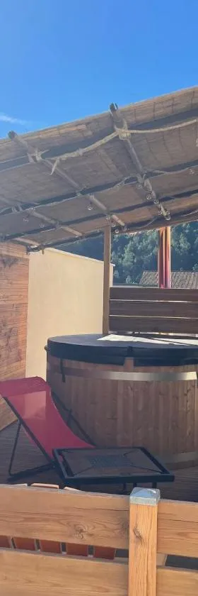 Gite La Dolce Vita，位于Les Ollières-sur-Eyrieux的酒店