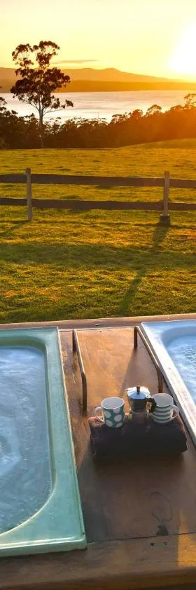 Farm Stay & Iconic Water Views - 32 Zachary Drive，位于马拉库塔的酒店