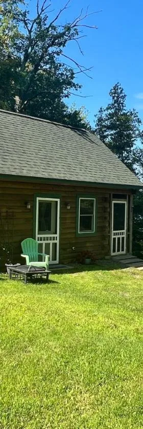 Lenas' Lakeside Cabin，位于沃特维尔的酒店