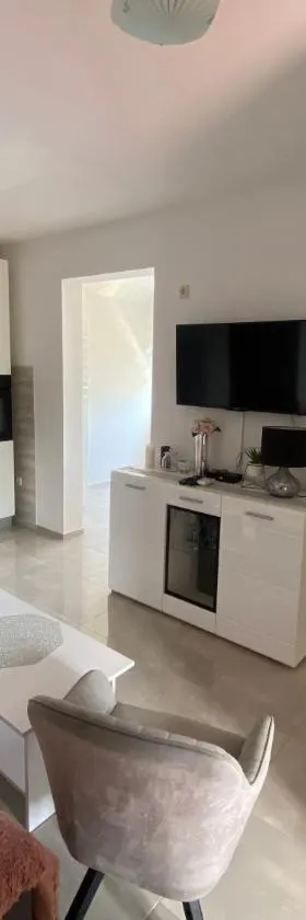 GUESTHOUSE RUZA SOBRA apartments in the attic of the house，位于索布拉的酒店