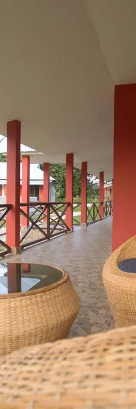 Villa de hollong，位于Mādāri Hāt的酒店