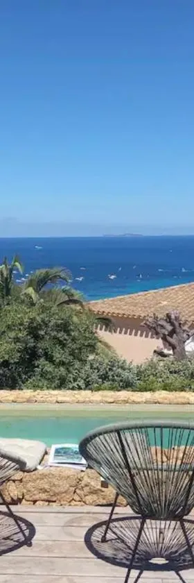 Magnifique villa vue mer avec piscine，位于科蒂基亚瓦里的酒店