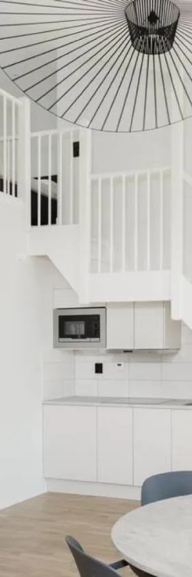 All in one Loft with Balcony and Free parking，位于利丁厄的酒店