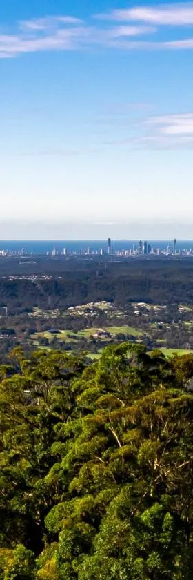 Beautiful Home with Breath-taking Views Mt Tamborine，位于Eagle Heights的酒店