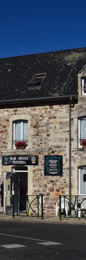 Auberge de la vallée de la douve，位于L'Etang-Bertrand的酒店