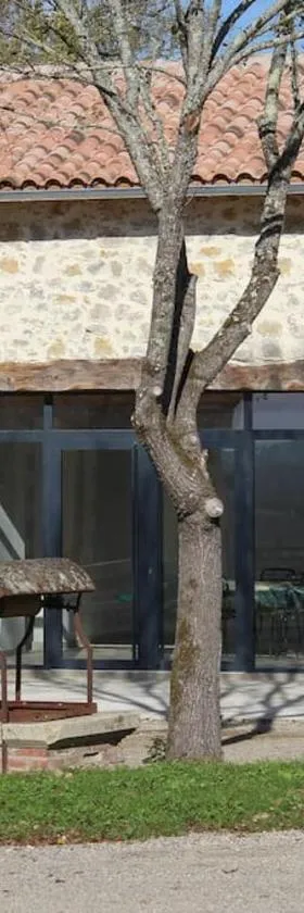 Cottage chaleureux dans un Domaine d'exception，位于Nomdieu的酒店