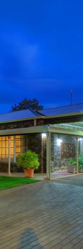 卡斯尔雷汽车旅馆，位于Coonamble的酒店