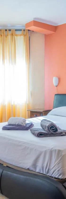 Hotel Velis，位于贝莱斯的酒店