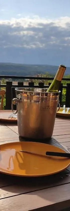 Chez Sam，位于Villebois的酒店