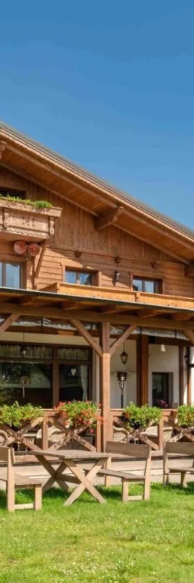 Wellness aparthotel Martiňák，位于上贝奇瓦的酒店