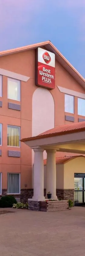 Best Western Plus Covered Bridge Inn，位于Brazil的酒店