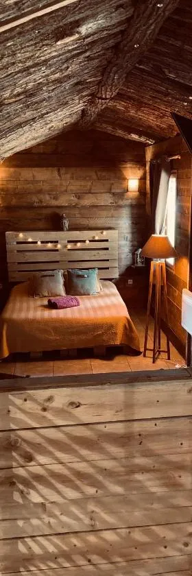 Chambre avec spa privé，位于Candor的酒店