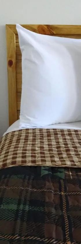 Eagle's Nest Motel，位于Priest River的酒店