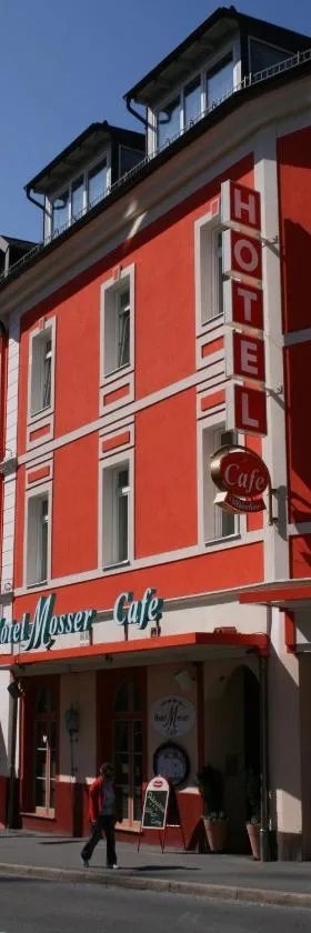Altstadt Hotel Mosser Villach mit Parkplatz，位于菲拉赫的酒店